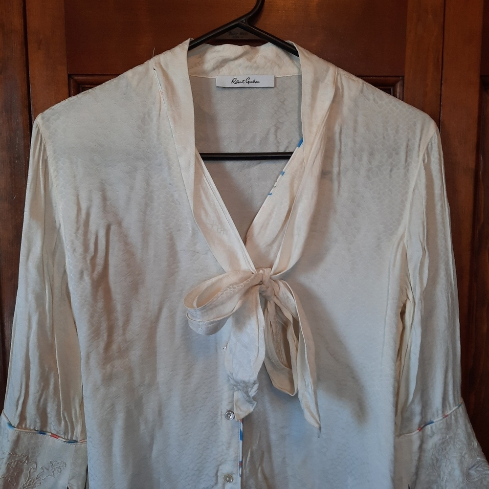 Robert Graham Silk Bamboo Blend Cream Neck-tie Bell Sleeve Blouse Size Small - Picture 2 of 15